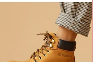 Maija, 🚨 Hyödy nyt -40% ja 10% lisäalennuksesta merkeissä Dockers by Gerli, Pikolinos, Barbour, Carlington, Versace Jeans Couture, Converse, Levi's, Lee ja adidas: flash-myynti ilmaisella toimituksella